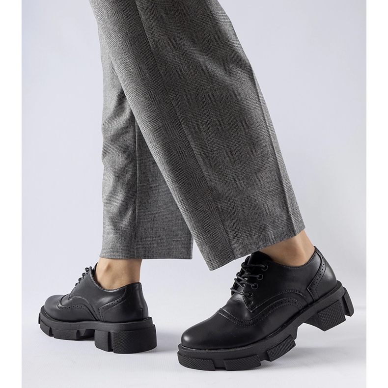 Czarne wiązane półbuty Piazzetta 1