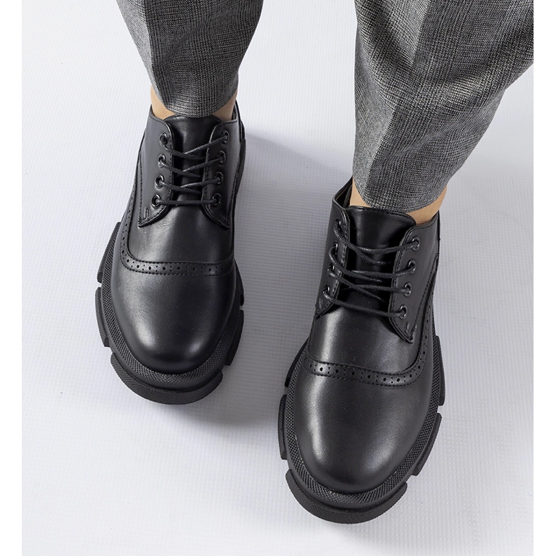 Czarne wiązane półbuty Piazzetta 2