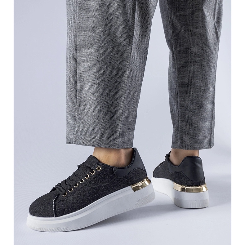 Czarne sneakersy na platformie Scuderlando 1