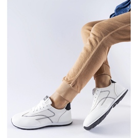 Białe sportowe sneakersy Pinarella 1