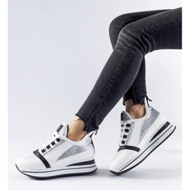 Białe brokatowe sneakersy na platformie Marce 1