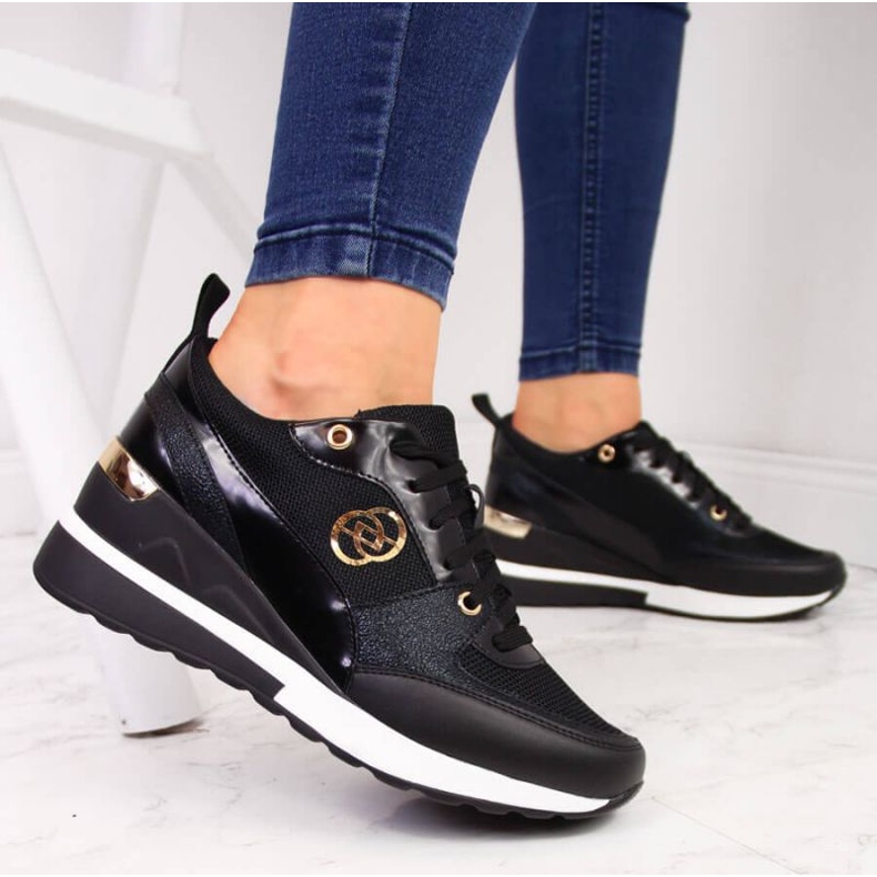 Buty na koturnie eVento W EVE274A czarne 2