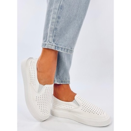 Trampki slip-on ażurowe Towns White białe 1