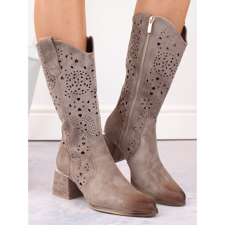 Zamszowe kozaki ażurowe Potocki W WOL210B beżowe 1