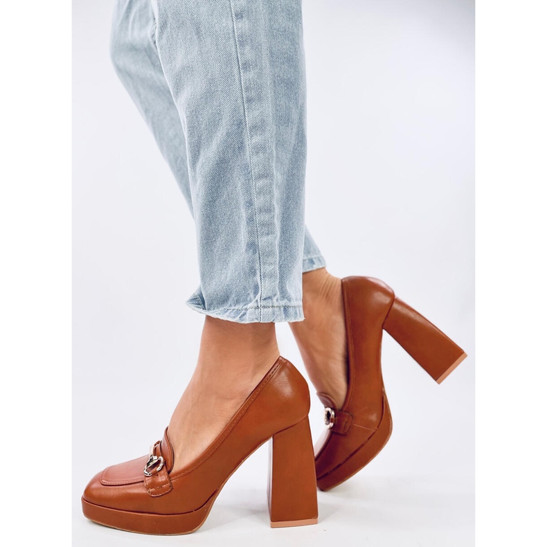 Mokasyny na obcasie Albers Camel brązowe 1