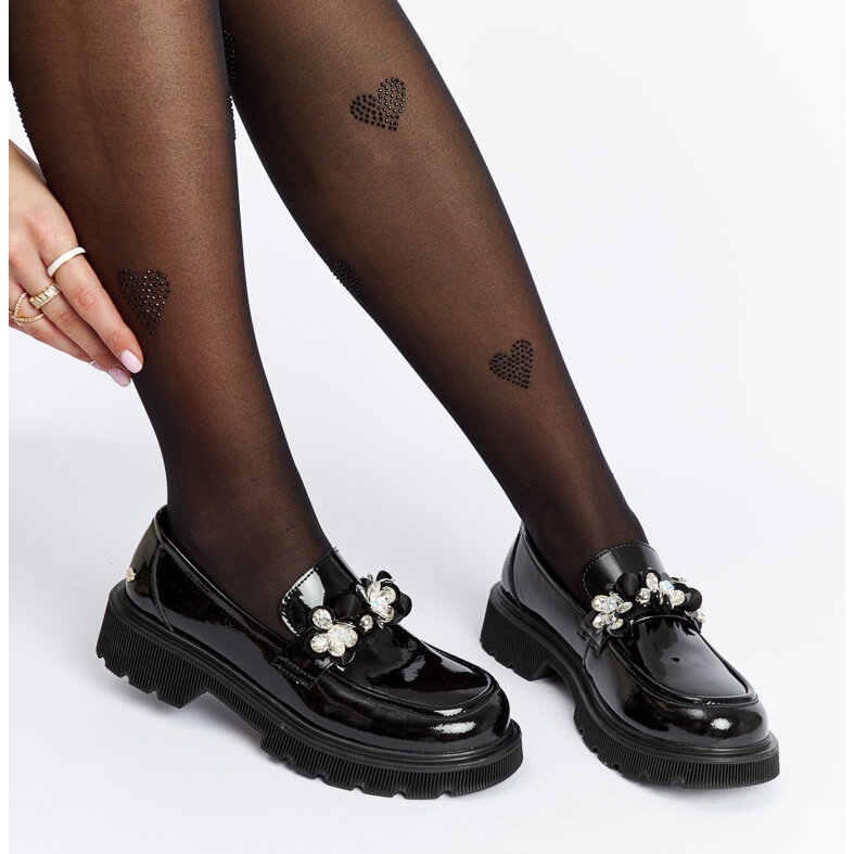 Czarne skórzane mokasyny lakierowane Goe NN2N4200 1