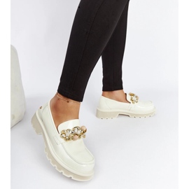 Beżowe skórzane mokasyny lakierowane Goe NN2N4202 beżowy 2