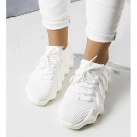Białe przewiewne sneakersy Muriel 1