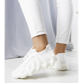 Białe przewiewne sneakersy Muriel 2
