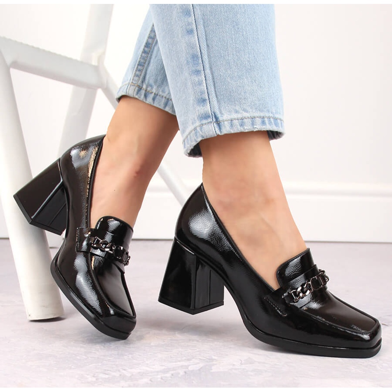 Lakierowane półbuty damskie na ozdobnym słupku czarne Potocki 12322 beżowy 1