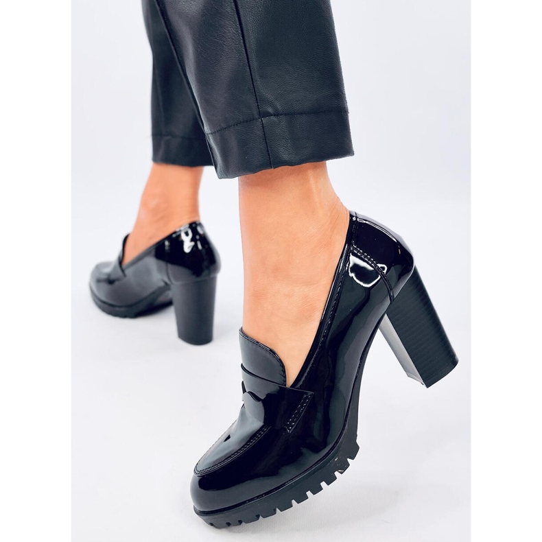 Mokasyny lakierowane na obcasie Jeffis Black czarne 2