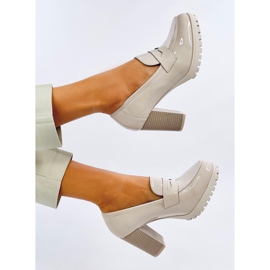 Mokasyny lakierowane na obcasie Jeffis Beige beżowy 1