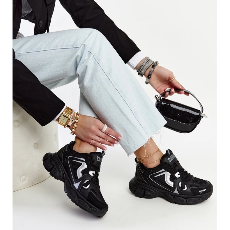 Czarne sneakersy na masywnej podeszwie Jakobine 1