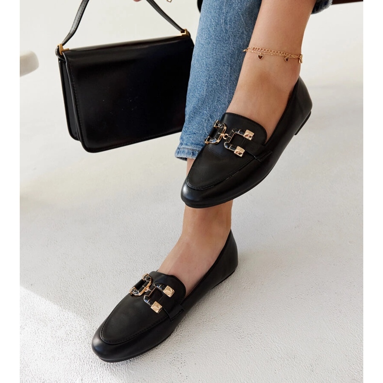 Czarne mokasyny z klamerką Comerio 1