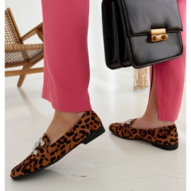 Panterkowe mokasyny zdobione cyrkoniami Sanny brązowe 1