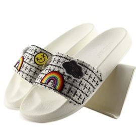 Klapki z przypinkami 8228 White białe 1