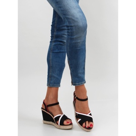 Sandałki na koturnie Tomy 1234 black czarne 1