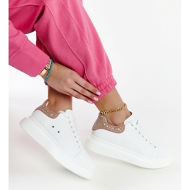 Białe sneakersy na platformie GOE JJ2N4051 1