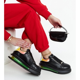 Czarne sneakersy na platformie GOE NN2N4030 1