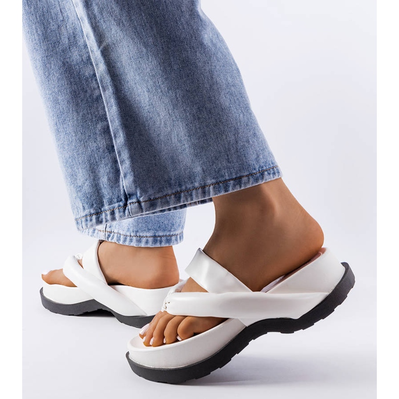 PA1 Białe klapki na platformie Lachapelle 2