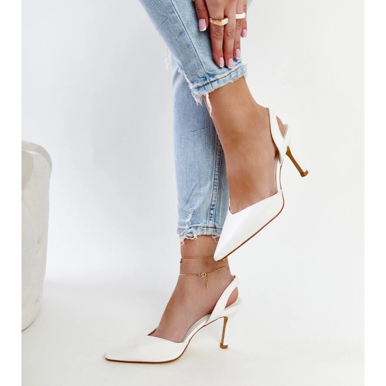 Białe szpilki z odkrytą piętą Fontanile 1
