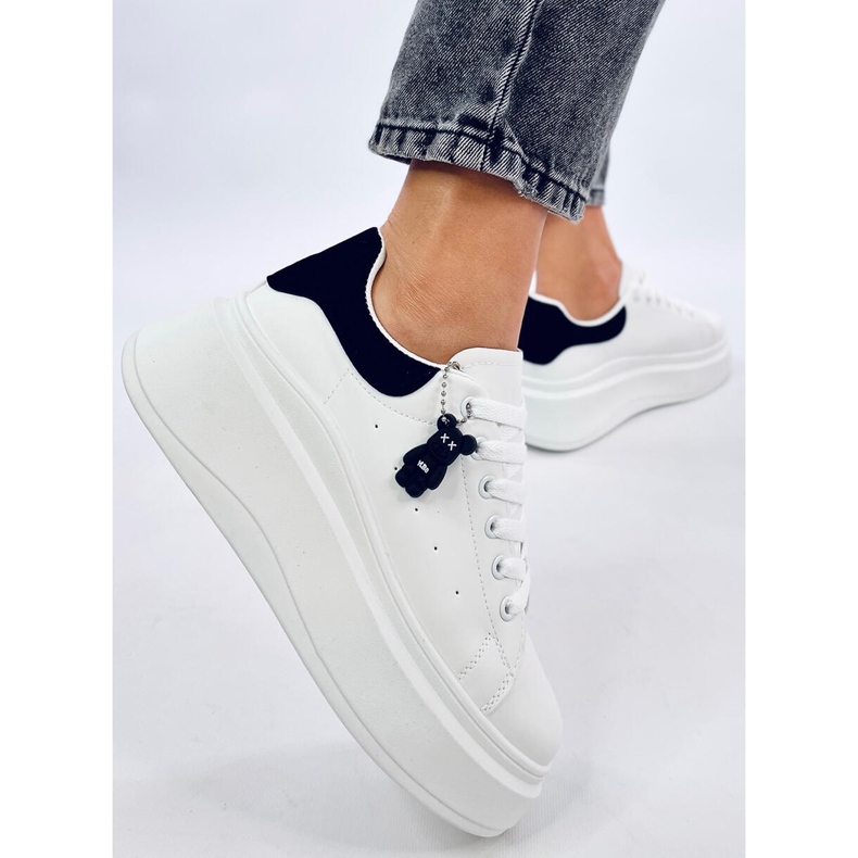 Sneakersy na koturnie z zawieszką Liezel WHITE/BLACK białe 2