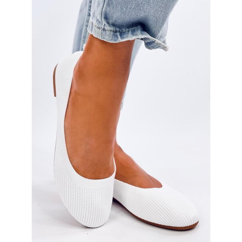 Baleriny skarpetkowe Cavaday White białe 1