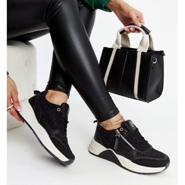 Czarne błyszczące sneakersy na platformie Makda 1