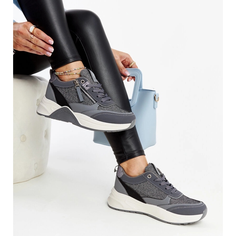 Szare błyszczące sneakersy na platformie Makda 2