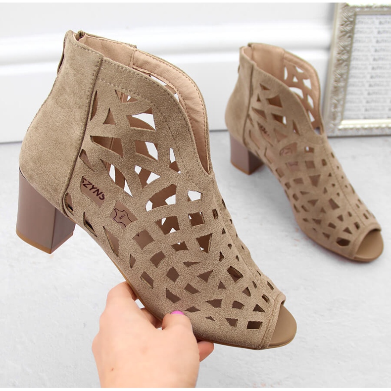 M. DASZYŃSKI Zamszowe botki damskie ażurowe open toe beżowe M.Daszyński MR1954-15 beżowy 1