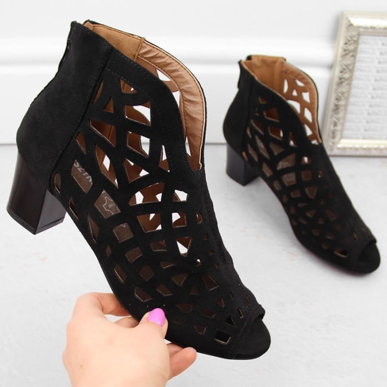 Zamszowe botki M.Daszyński W SAN32A czarne 2