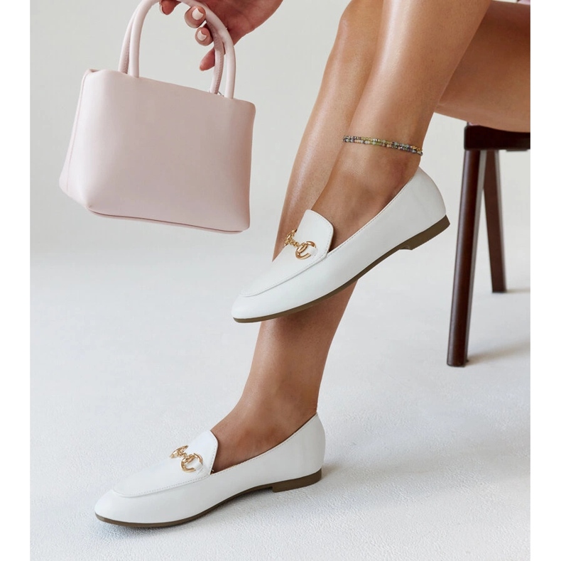 Białe mokasyny z klamerką Erminia 1