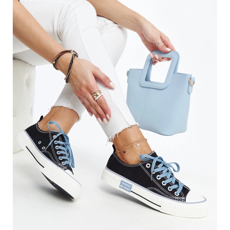 Czarne trampki z kolorową sznurówką Jadranka 1