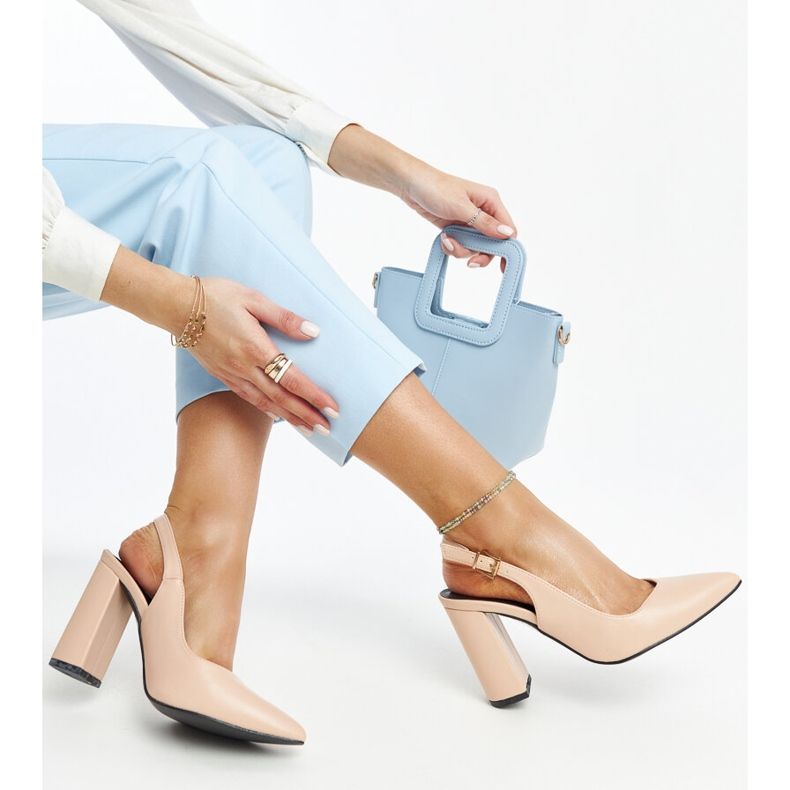 Beżowe czółenka z odkrytą piętą Wechsler beżowy 1