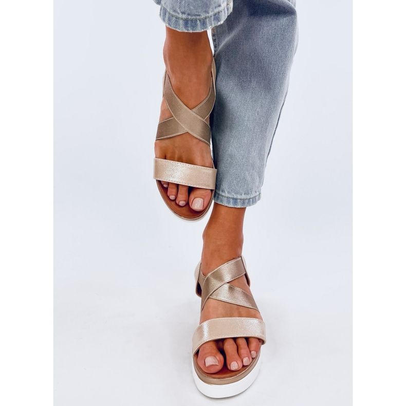 Sandałki na koturnie Caden Gold złoty 1
