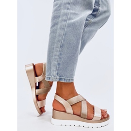 Sandałki na koturnie Caden Gold złoty 2