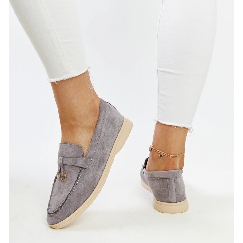 Szare mokasyny z metalową zawieszką Fiorano 1