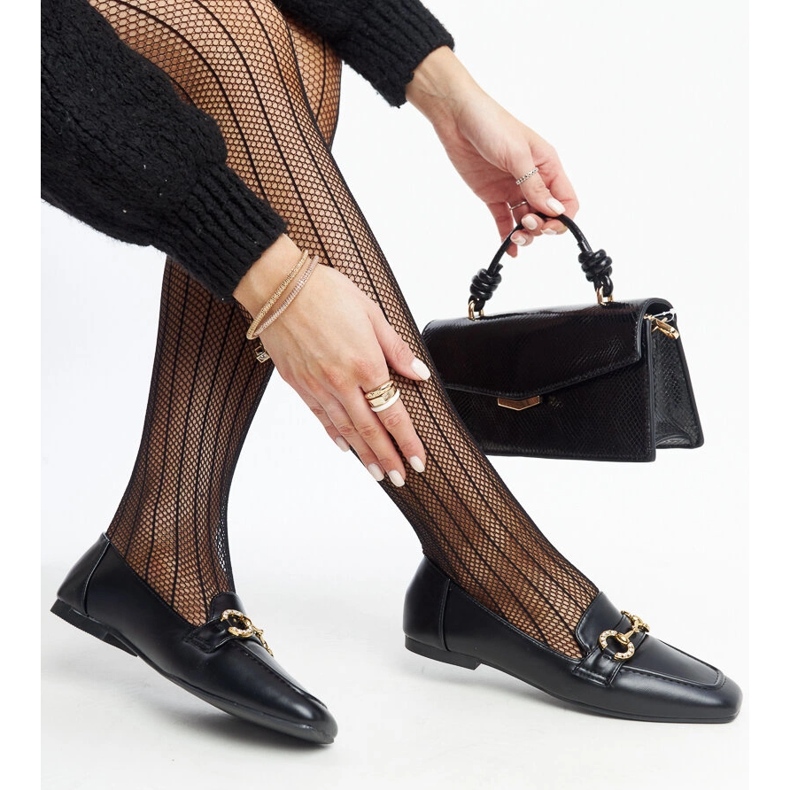 Czarne mokasyny z klamerką Areebah 1