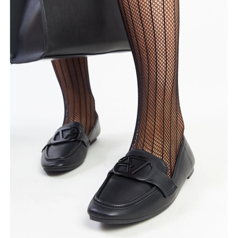 Czarne mokasyny z klamerką Delgi 1