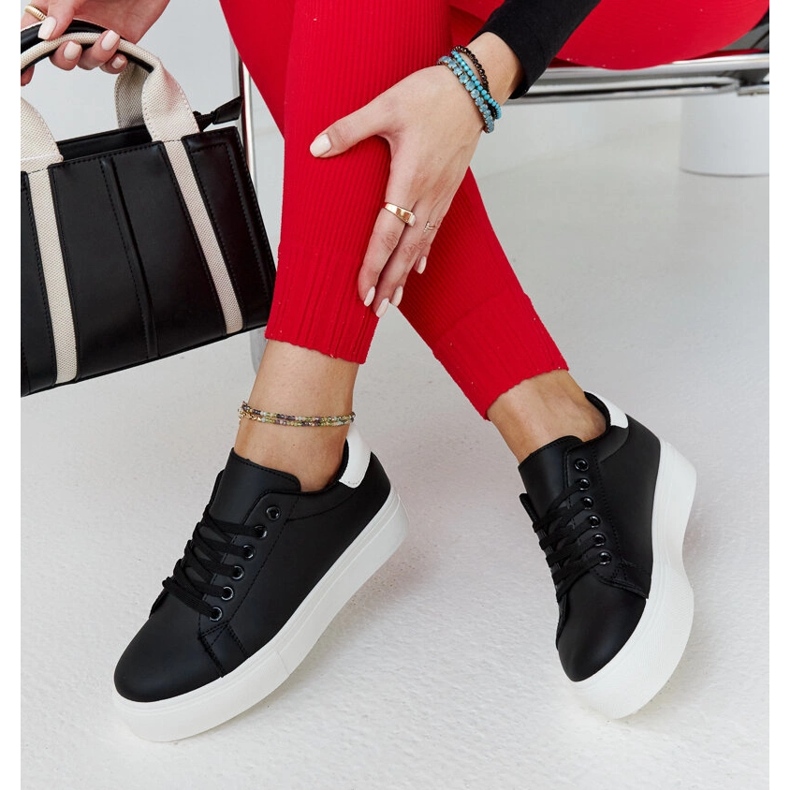 Czarne sneakersy na grubej podeszwie Ruta 1