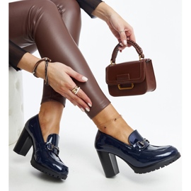 Granatowe lakierowane czółenka na słupku Giacoma niebieskie 1