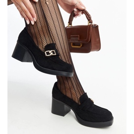 Czarne czółenka na słupku Aludra 1