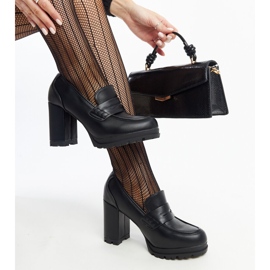 Czarne półbuty na słupku Sauda 2