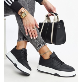 Czarne sneakersy na grubszej podeszwie Rafida 1