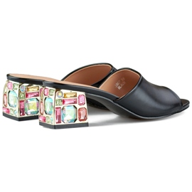 Czarne klapki damskie na niskim obcasie z kryształkami 1