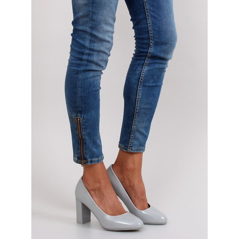 Lakierowane czółenka szeroki obcas m263p Grey szare 1