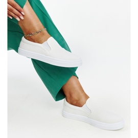 Białe materiałowe tenisówki Suraya 1