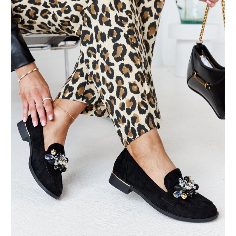 Czarne mokasyny z ozdobami Dahera 1