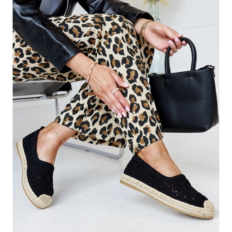 Czarne haftowane espadryle Seila 1