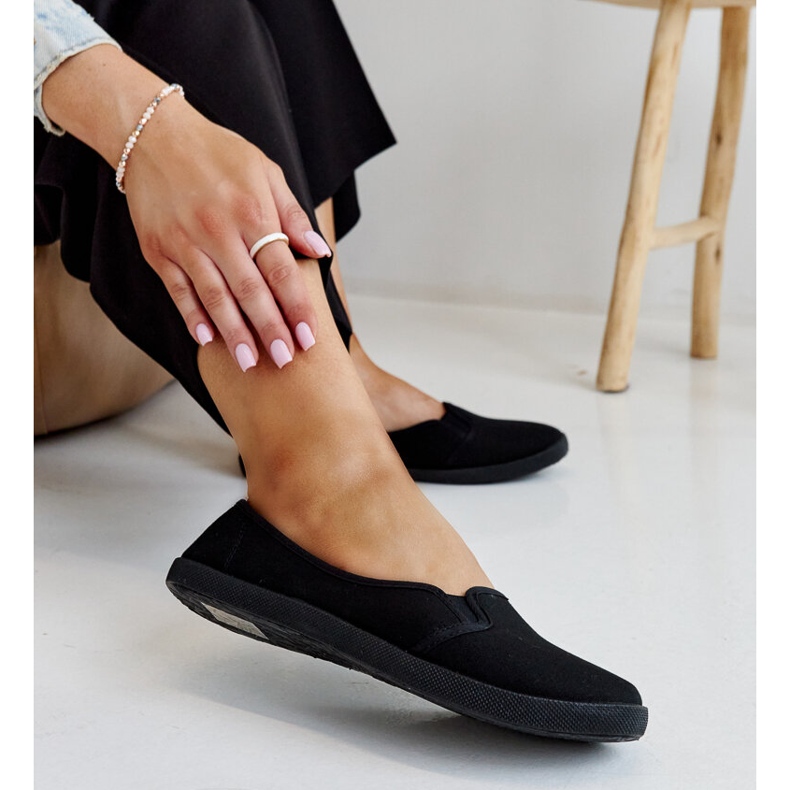 Czarne tenisówki wsuwane Wordana 1